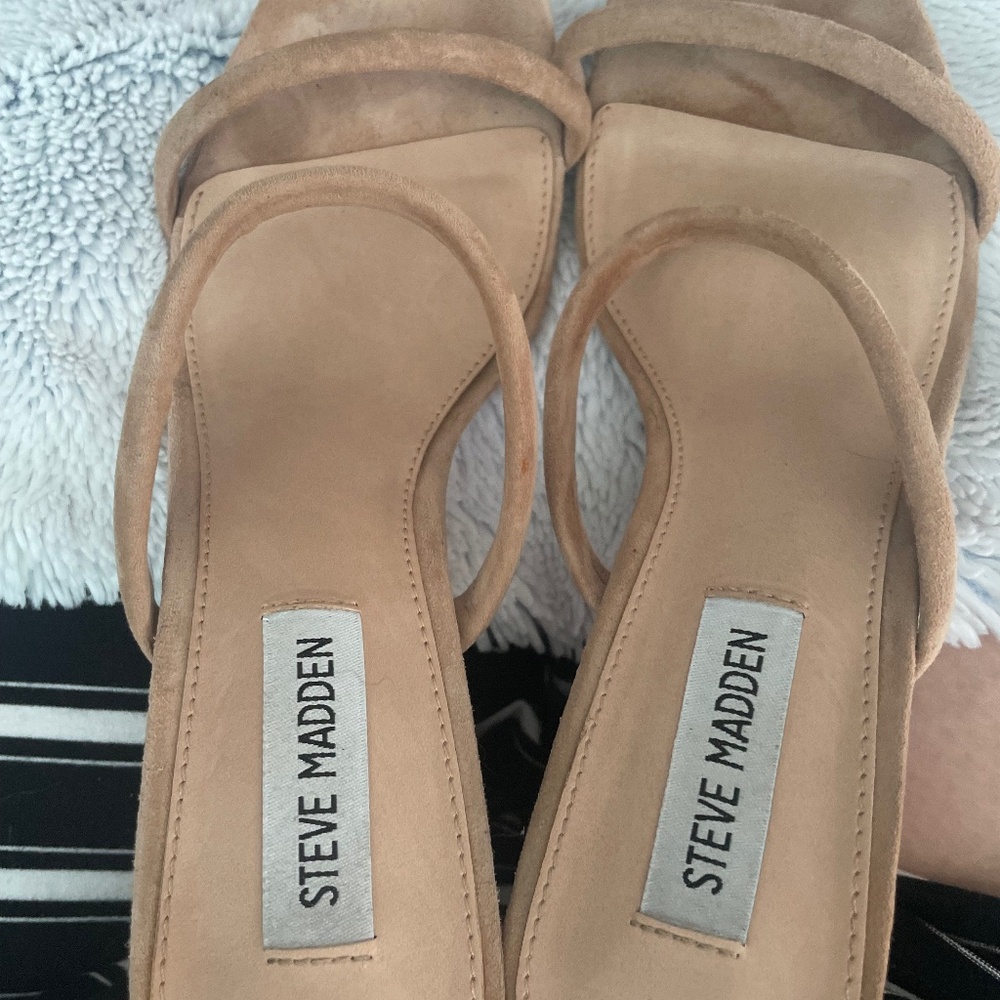 Steve Madden Womens Tan Suede Square Block Heel and Toe